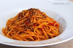 Špagety s pečenou červenou paprikou