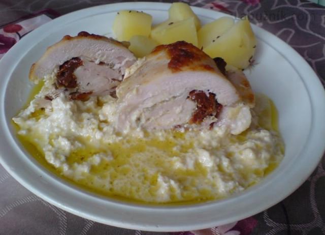 Kuřecí řízky plněné sušenými rajčátky