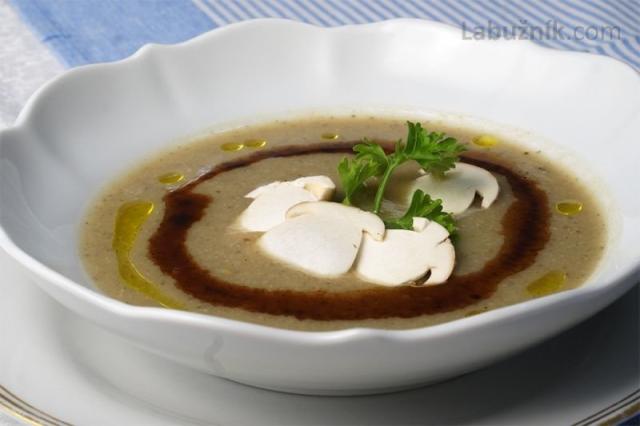 Hříbky a celer – krémová podzimní polévka