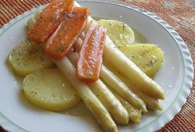 Chřest ve vlastní šťávě