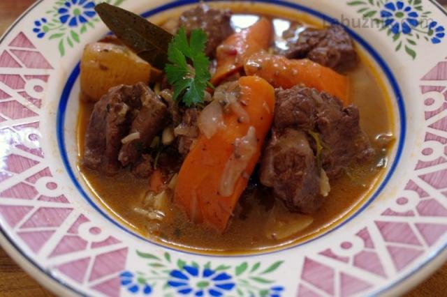 Dušené hovězí s mrkví - Boeuf Braisé aux Carottes