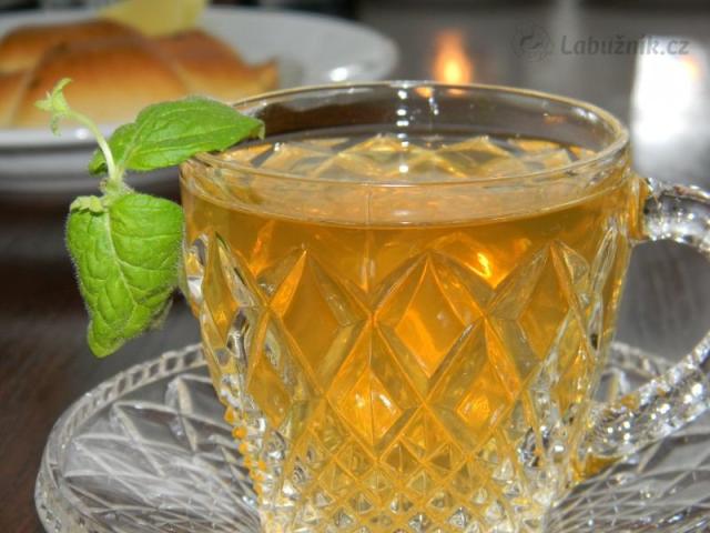 Tradiční, marocký, mátový čaj ..