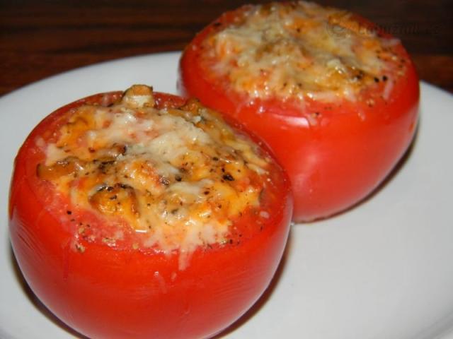 Zapékaná rajčata s hříbkovou náplní