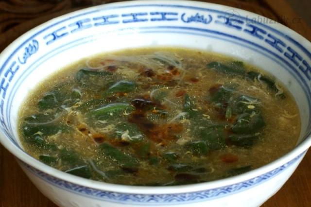 Čínská špenátová polévka s vejci