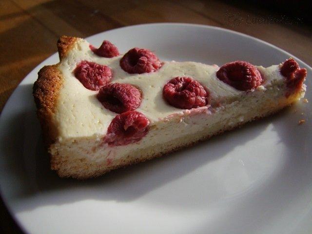 Tvarohový koláč s malinami 2