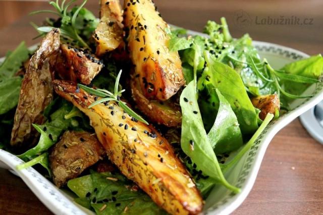 Zdravý veganský bramborový salát-Healthy vegan potato salad