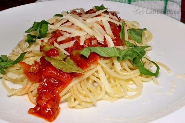 Špagety s bobkovým listem - Spaghetti con l'alloro