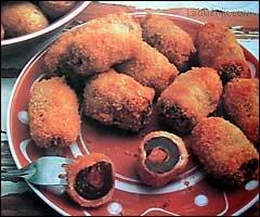Pikantní plněné datle v trojobalu - TAPAS ze Španělska