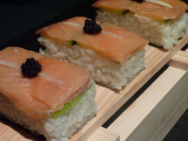 Lososové hakozushi western style