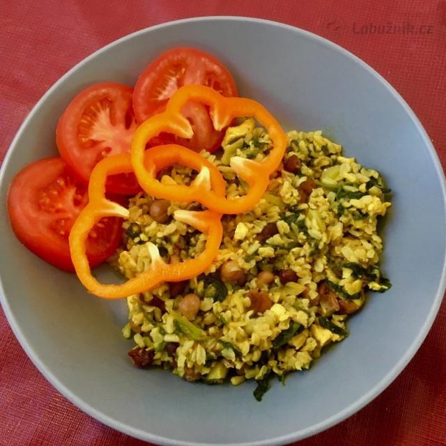 Vegan rýže s tofu a fazolemi