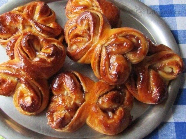 Babočky – bulky s marmeládou